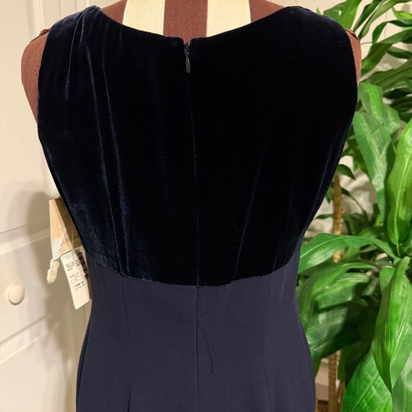 NWT Dana Buchman Size 4 Blue Velvet Top Wool Blend Cocktail Dress Party Formal - Picture 3 of 5